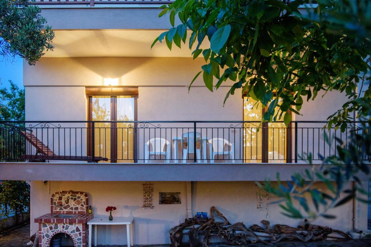 Dili Apartments 伊里斯斯 外观 照片